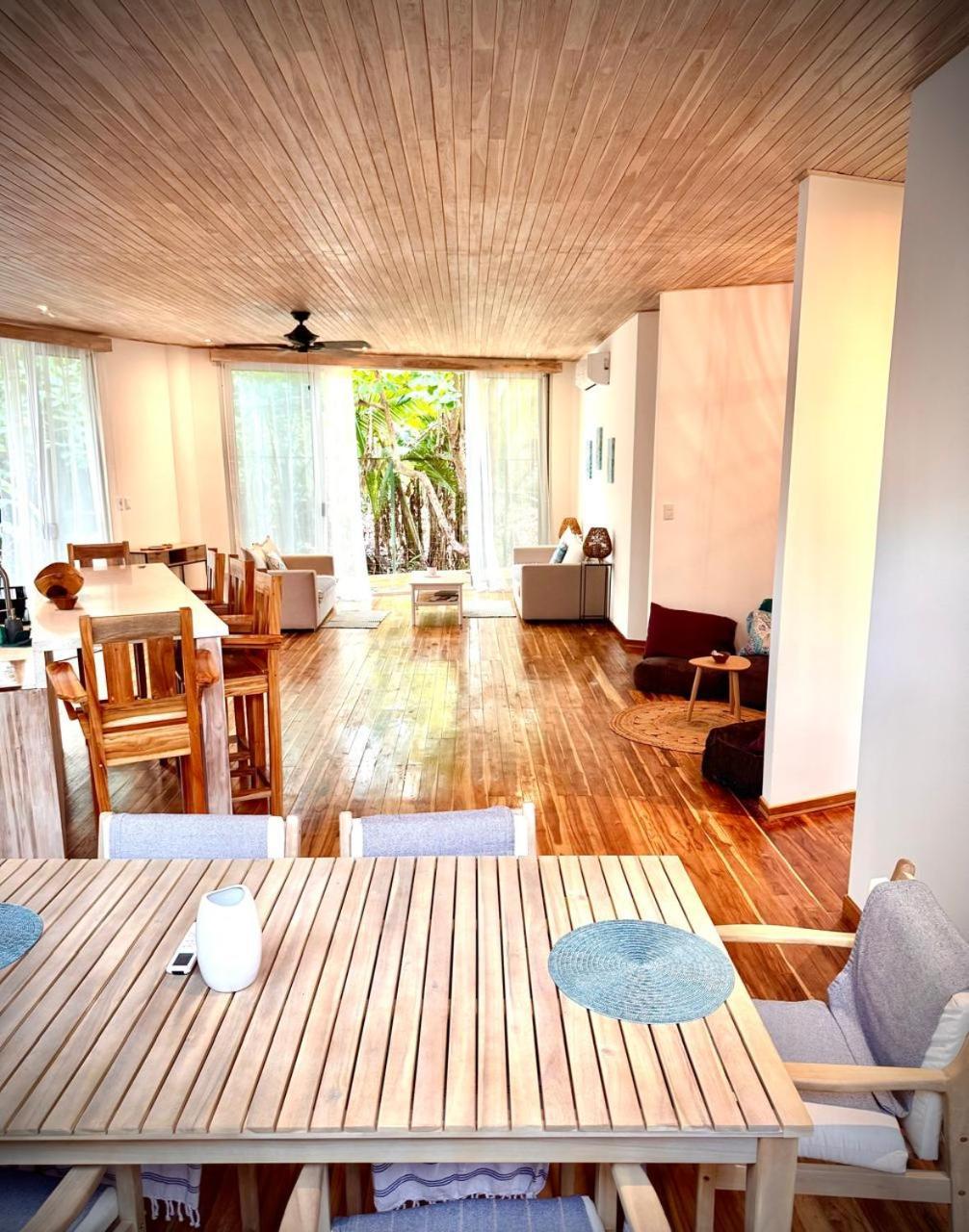 Iluminar Beachfront Suites Nosara Cameră foto